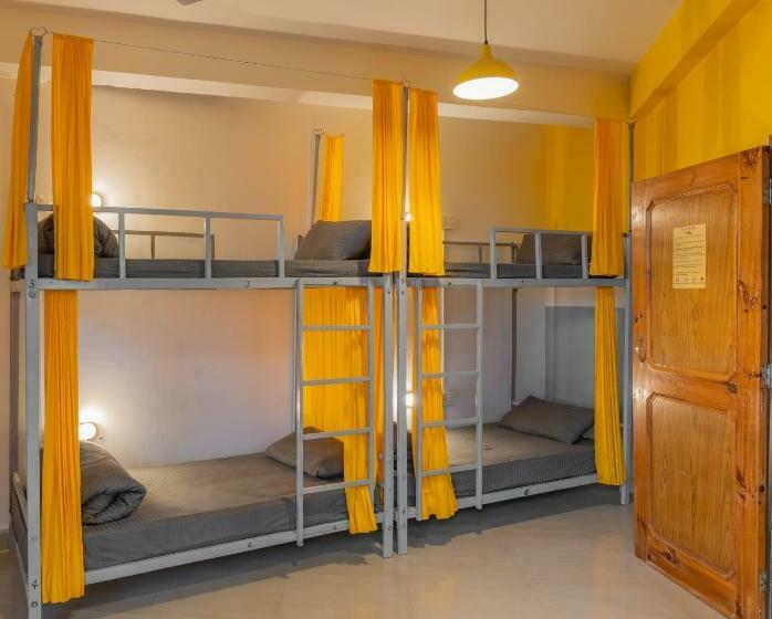 Whoopers Hostel Bir