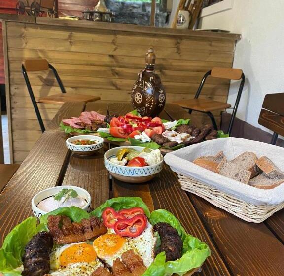 تختخواب و صبحانه Căsuța Din Pădure