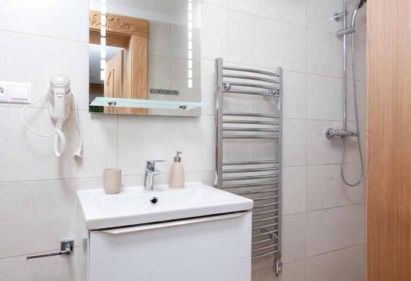 Bed and Breakfast Drevenica U Pavla