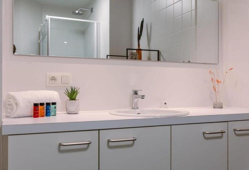 Centrally Located Apartment With Sunny Terrace