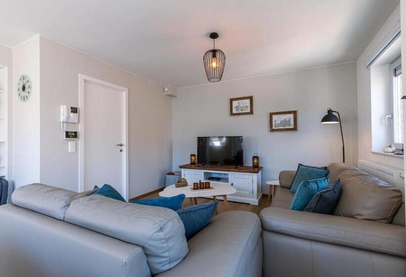 Centrally Located Apartment With Sunny Terrace