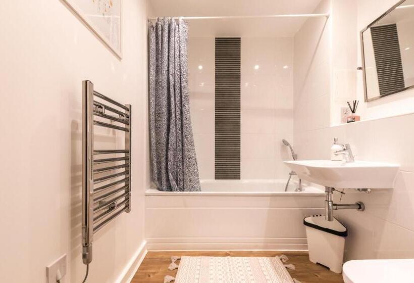 City View Apart Central Of Southampton 2 Beds & 2 Bath   Free Private Parking Space