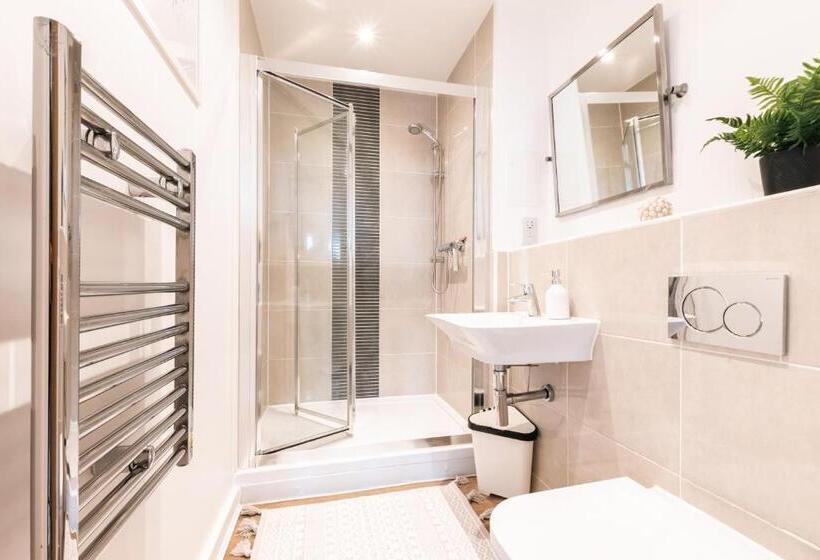 City View Apart Central Of Southampton 2 Beds & 2 Bath   Free Private Parking Space