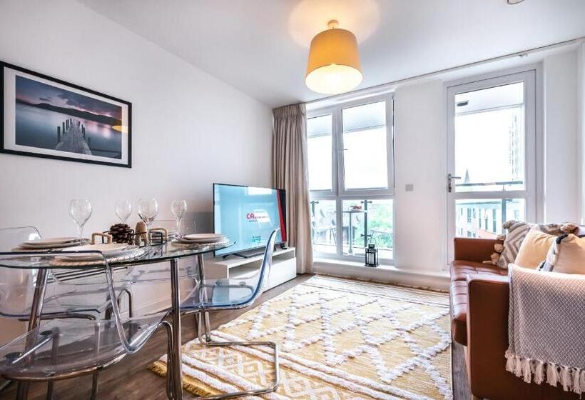 City View Apart Central Of Southampton 2 Beds & 2 Bath   Free Private Parking Space