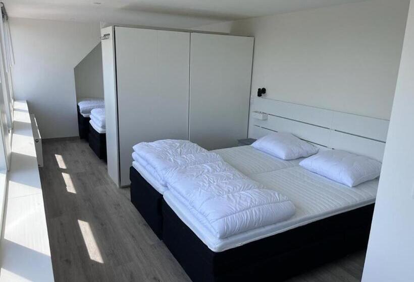 Comfortabele Woning Mét Omheinde Tuin Aan Water Voor 12 P