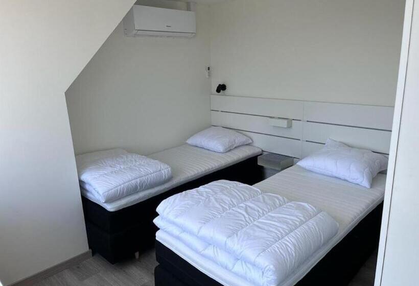 Comfortabele Woning Mét Omheinde Tuin Aan Water Voor 12 P