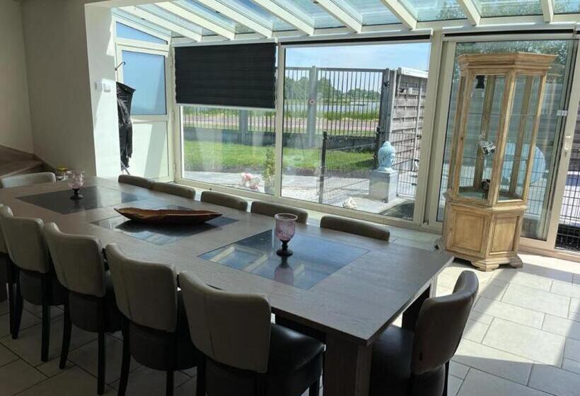 Comfortabele Woning Mét Omheinde Tuin Aan Water Voor 12 P