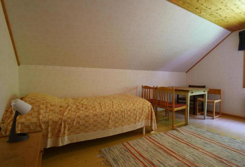 Cozy And Rural Holiday Accommodation 150 Meters From Lake Vanern
