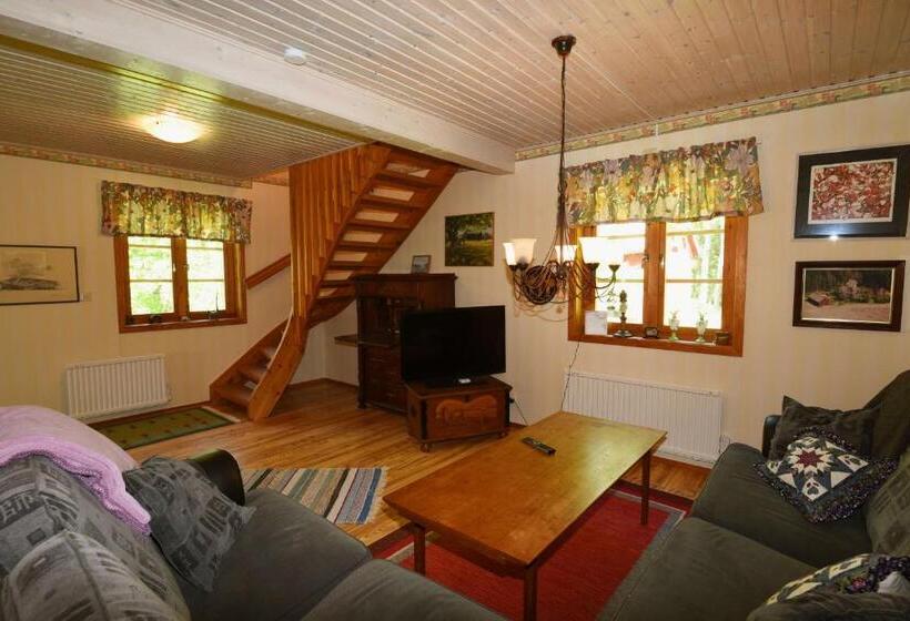 Cozy And Rural Holiday Accommodation 150 Meters From Lake Vanern