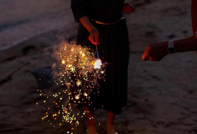فندق 直島町ふるさと海の家 つつじ荘 Seaside Park Stay Tsutsujiso