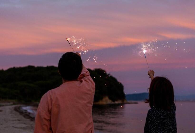 فندق 直島町ふるさと海の家 つつじ荘 Seaside Park Stay Tsutsujiso
