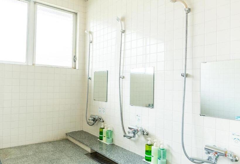 فندق 直島町ふるさと海の家 つつじ荘 Seaside Park Stay Tsutsujiso