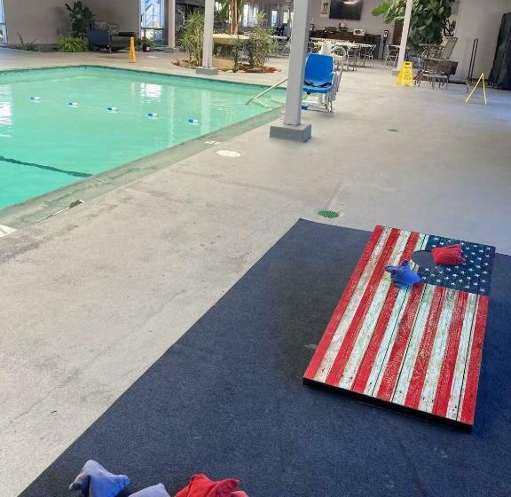 בית מלון כפרי Coast Riders Inn