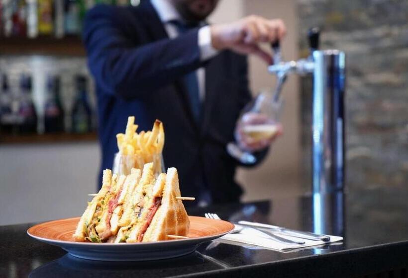 호텔 Nh Santiago Del Estero