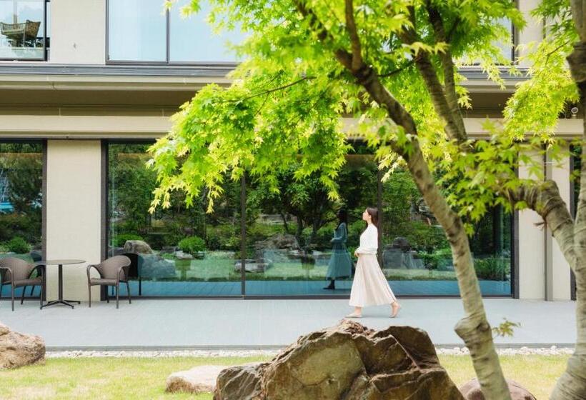 هتل Okura Kyoto Okazaki Bettei  Age Requirement 12 Over