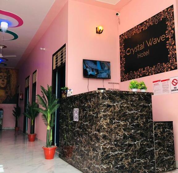 Отель Oyo 83715 Crystal