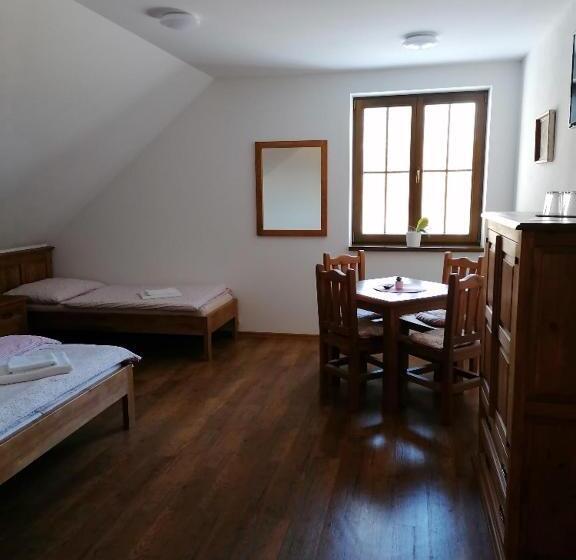 ホテル Penzion U Vlčí Stezky