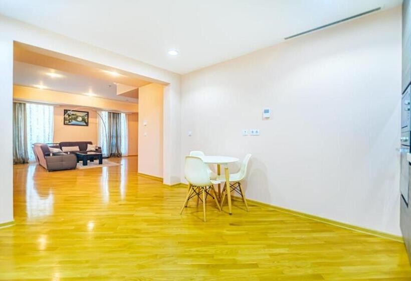 هتل Port Baku Residance 710 A