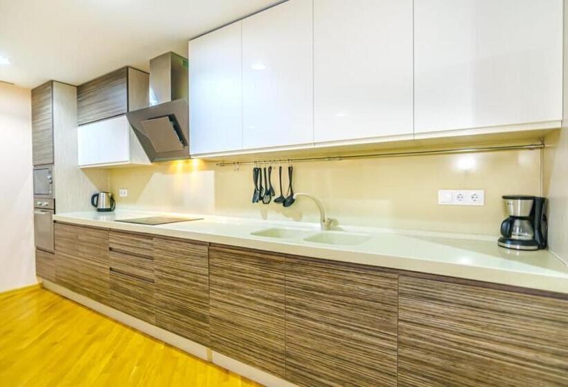 هتل Port Baku Residance 710 A