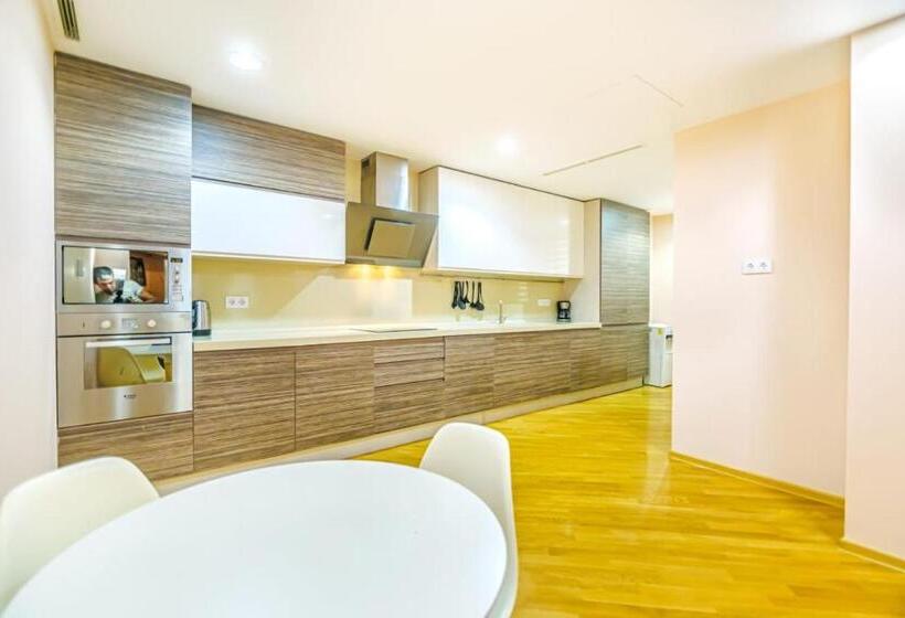 هتل Port Baku Residance 710 A