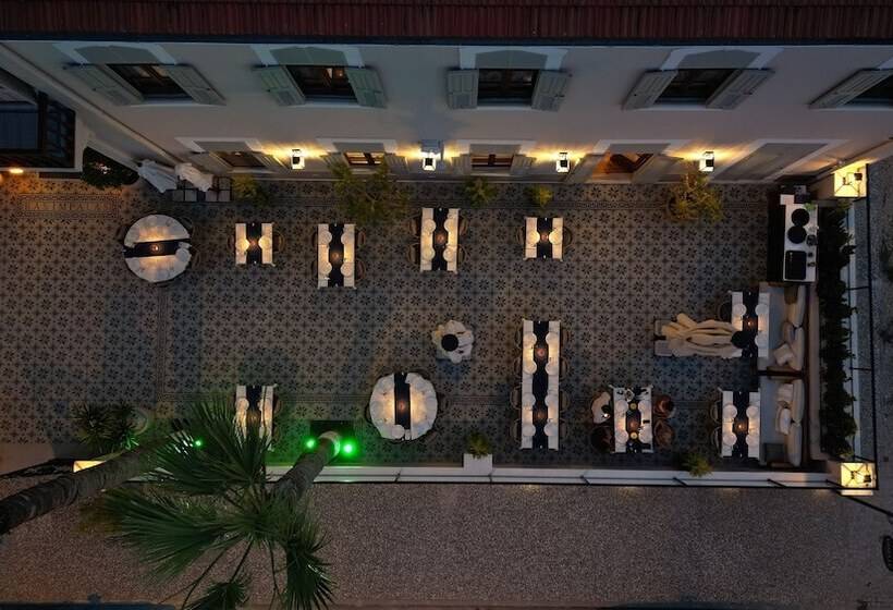 ホテル Rasim Palas