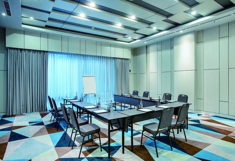 Отель The 1o1 Jakarta Airport Cbc