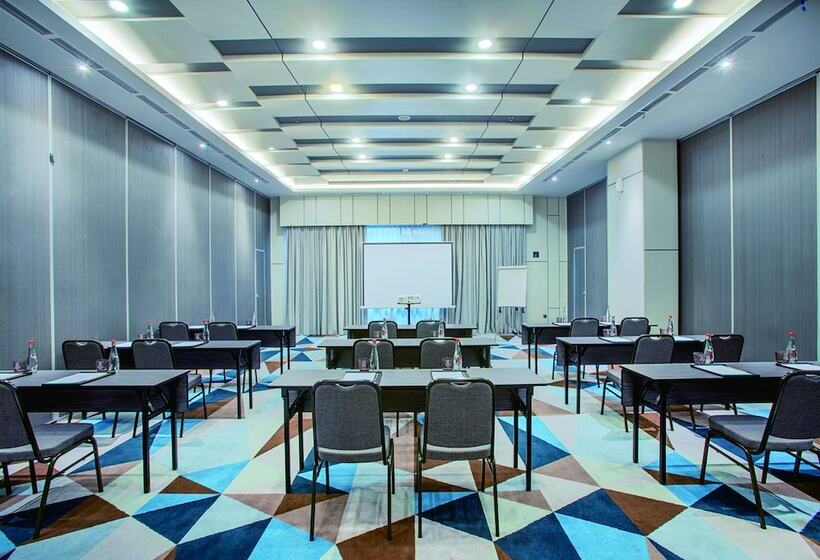 Отель The 1o1 Jakarta Airport Cbc