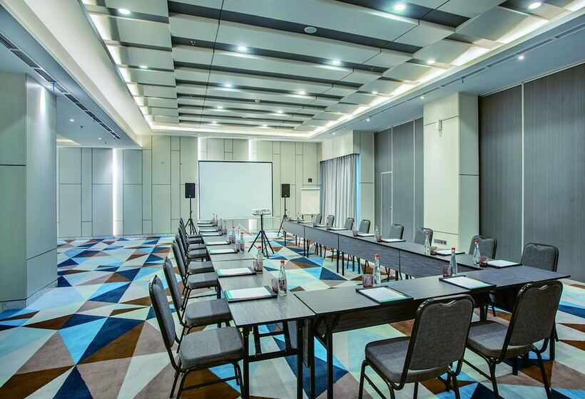 Отель The 1o1 Jakarta Airport Cbc