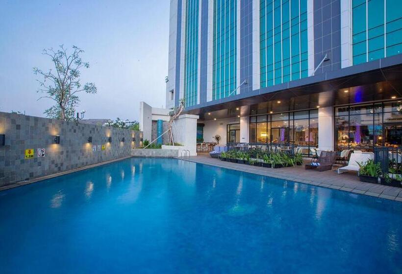 Отель The 1o1 Jakarta Airport Cbc