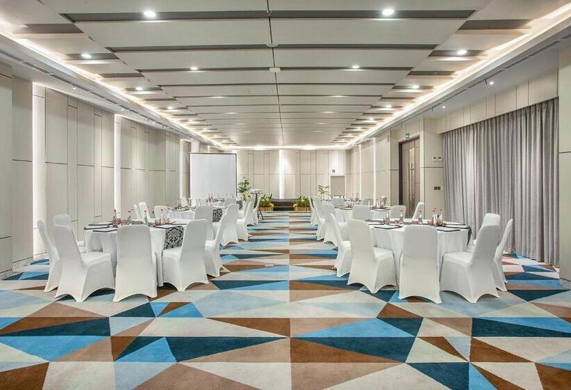 Отель The 1o1 Jakarta Airport Cbc