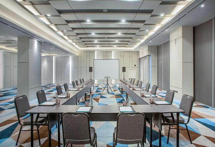 Отель The 1o1 Jakarta Airport Cbc