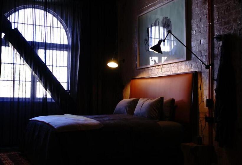 בית מלון כפרי The Intrepid