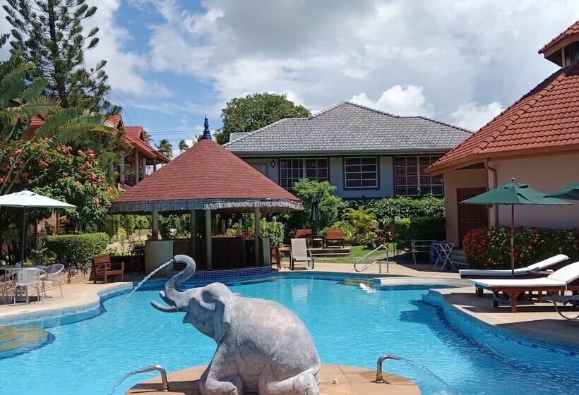 Отель The Pace Phuket Boutique Resort