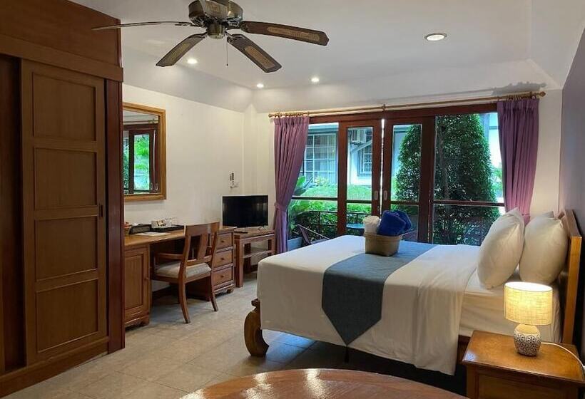 Отель The Pace Phuket Boutique Resort