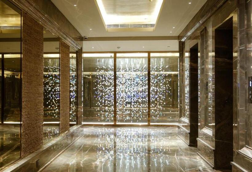 Отель The Park Indore