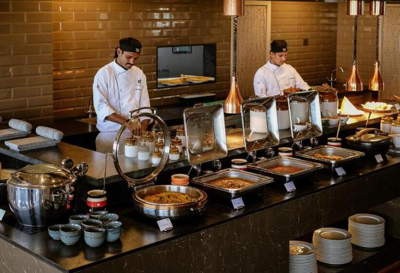 Отель The Park Indore