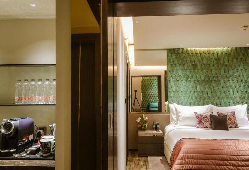 Отель The Park Indore