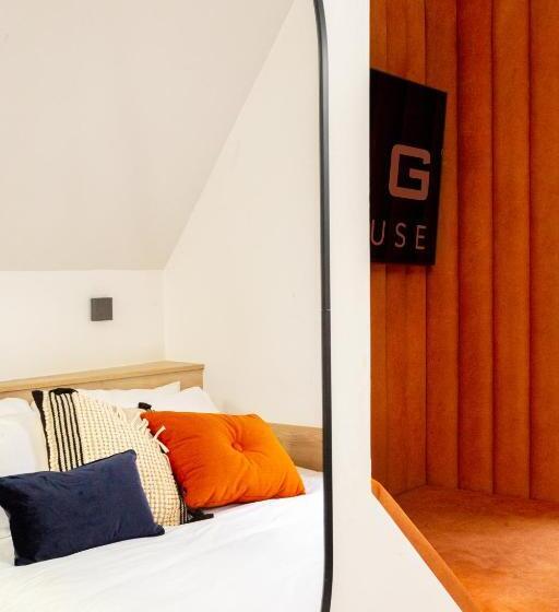 호텔 The Snug Townhouse