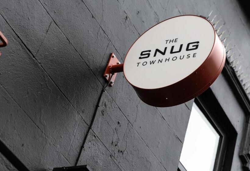 호텔 The Snug Townhouse