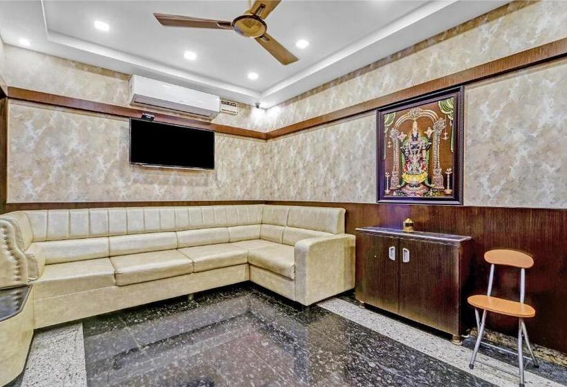 호텔 Treebo Sripadha Residency Alipiri Road