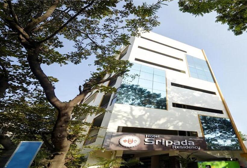 호텔 Treebo Sripadha Residency Alipiri Road