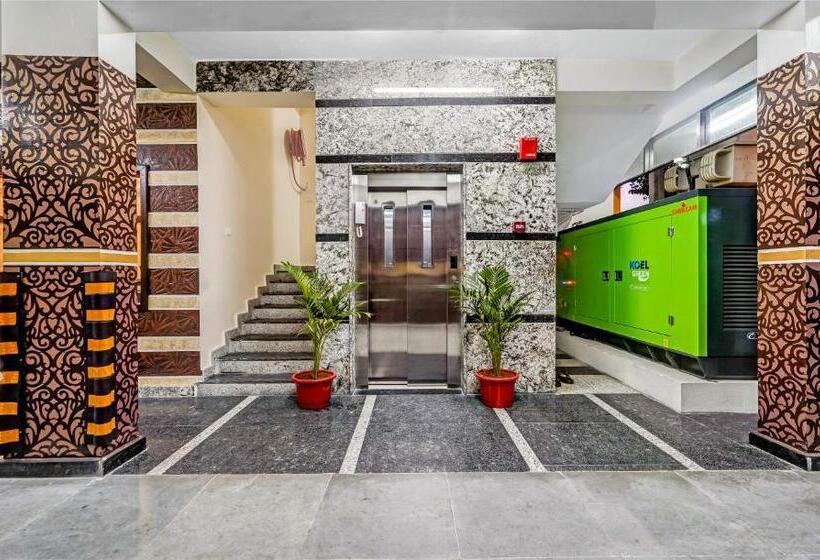 호텔 Treebo Sripadha Residency Alipiri Road