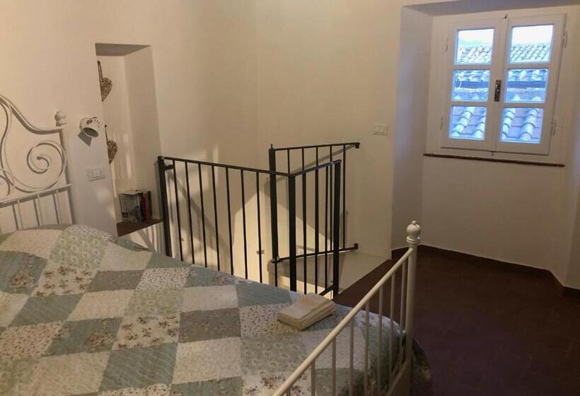 In Piazza Casale Marittimo