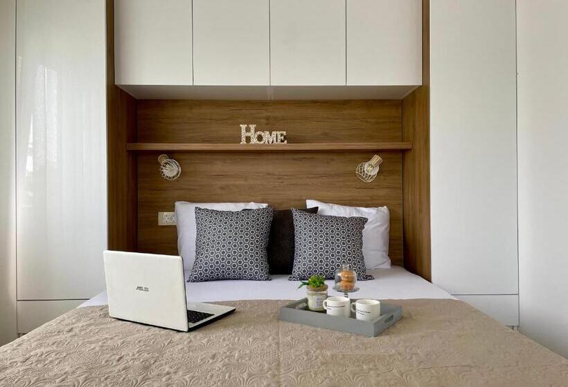 La Mer Apartments Kotor