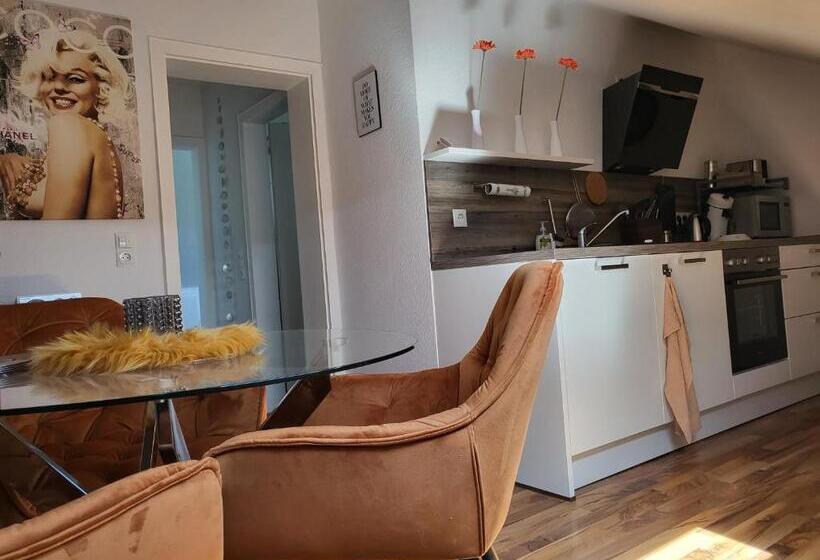 Lounge 5 Singleapartment