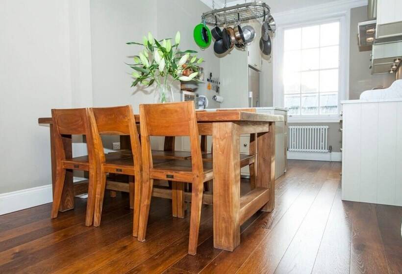 Marylebone Luxury 2 Bed Duplex With Terrace