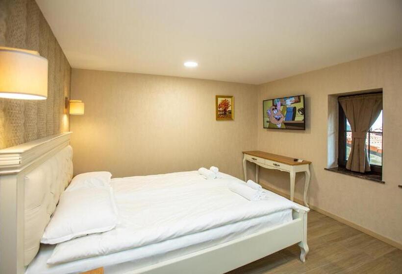 Pensió семеен хотел чардаците