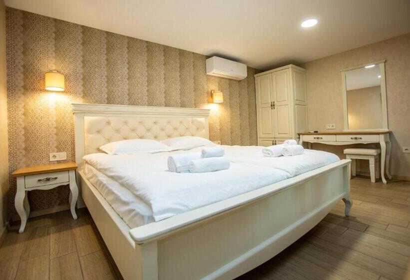 Pensió семеен хотел чардаците