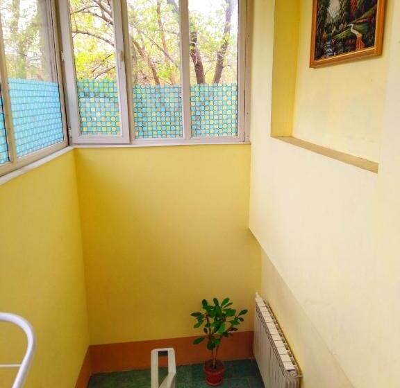 펜션 Asine Yerevan