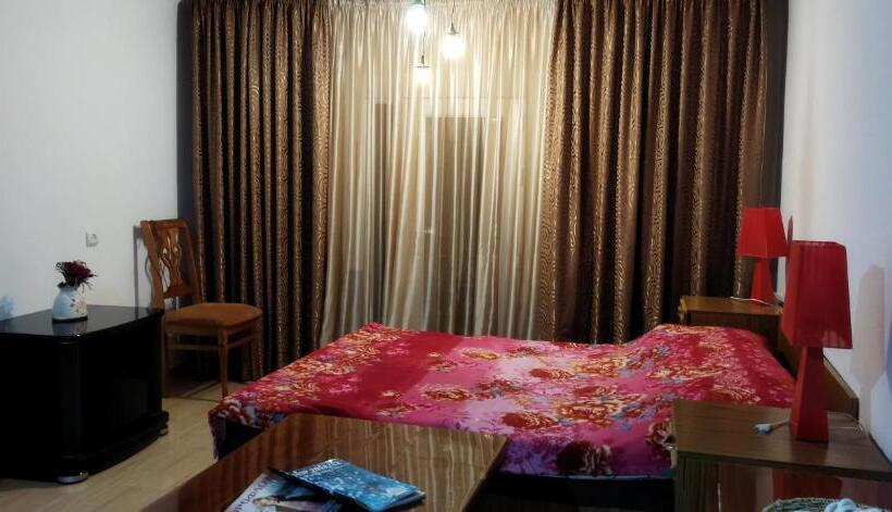 펜션 Asine Yerevan